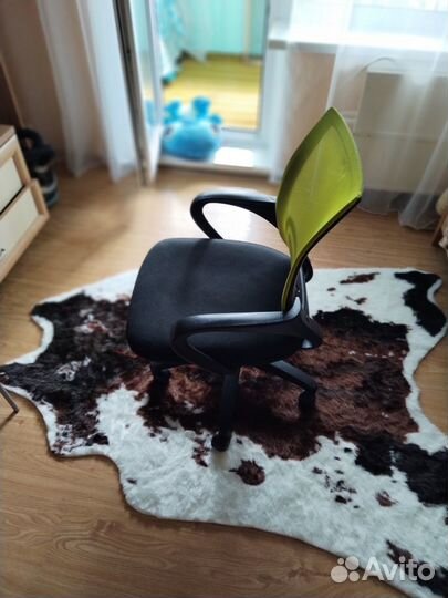 Офисное кресло