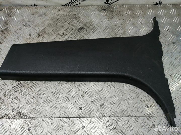Обшивка средней стойки левая нижняя Tiida C11