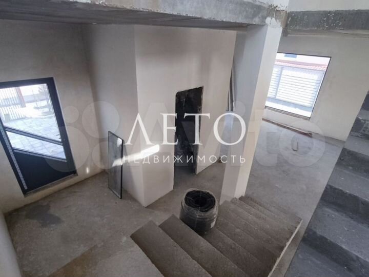 Коттедж 169 м² на участке 3 сот.