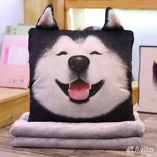 Подушка с пледом внутри