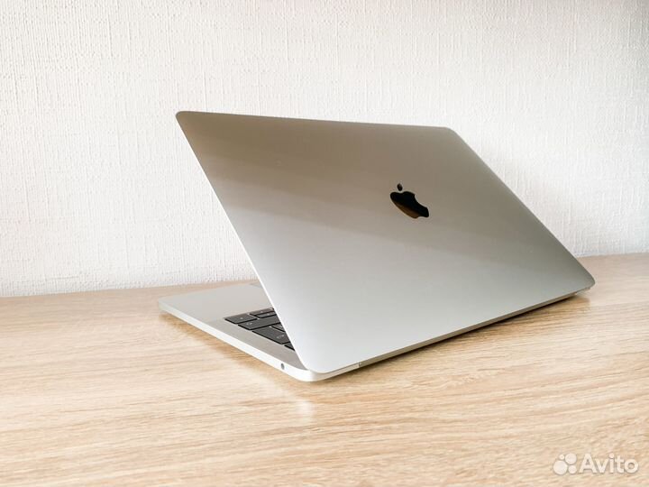 Apple MacBook Pro 13 2017 Core i5 8/128 в идеале
