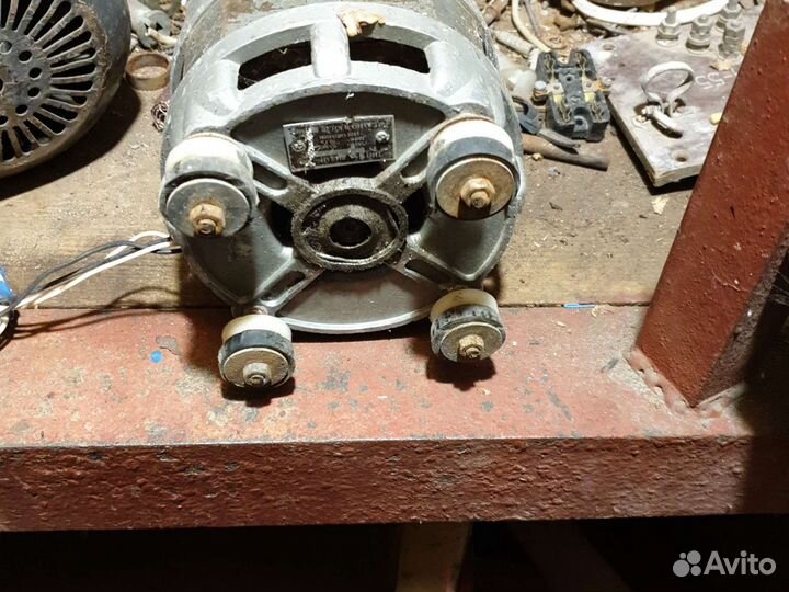 Электрический двигатель