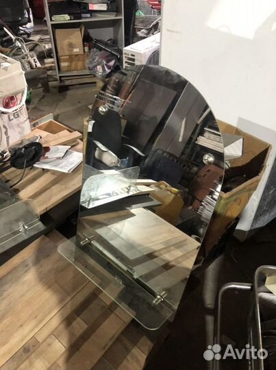 Зеркало для ванной офиса