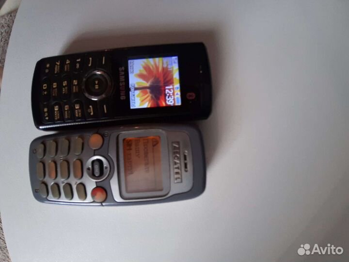 Samsung E2121B