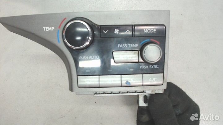 Переключатель отопителя Toyota Venza, 2012