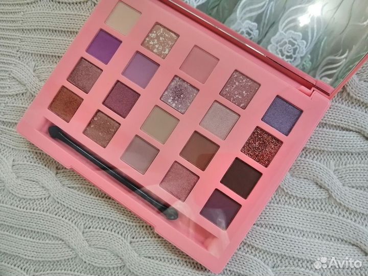 Палитра теней для век 