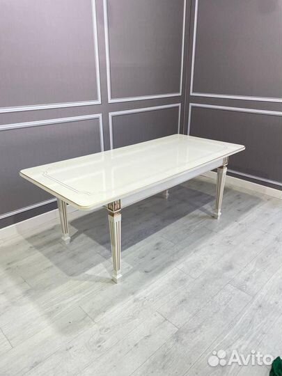 Столы и стулья