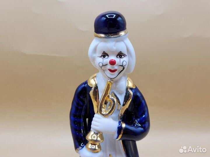 Статуэтка фарфор кобальт Клоун с собакой 19,5 см
