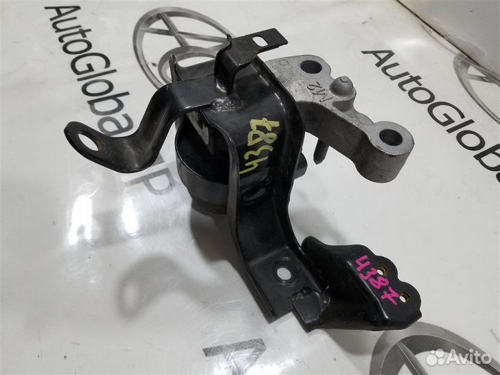 Опора двигателя правая Toyota Yaris