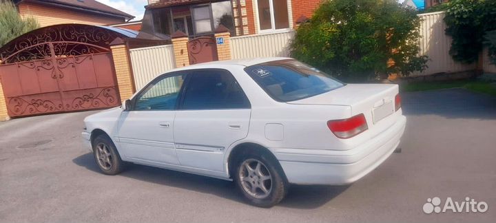 Toyota Carina 1.5 AT, 1997, 250 000 км