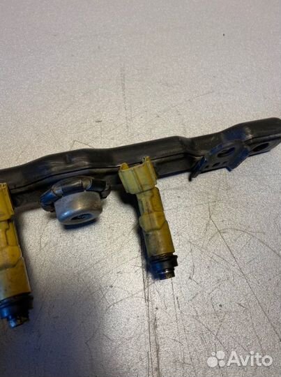 Форсунка Toyota Corolla Runx 2zzge 2005