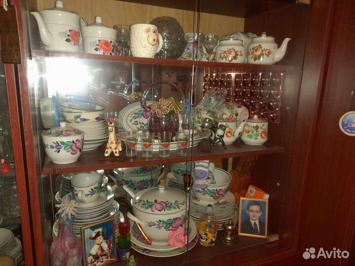 Чайный сервиз, разная посуда