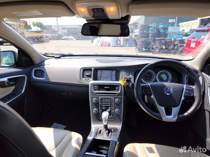 В разбор из Японии Volvo V60 FW45 B4164 T3 1.6