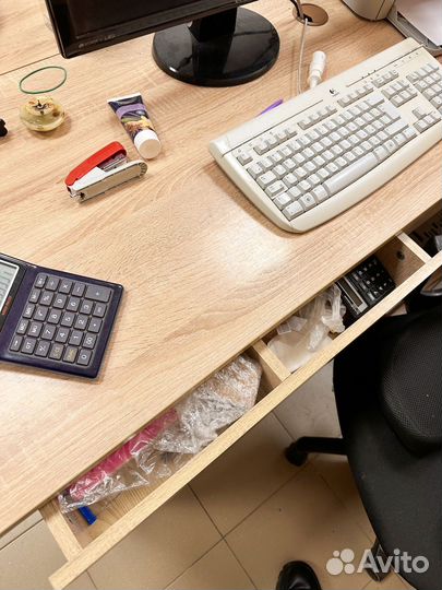 Офисный стол компьютерный