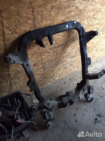 Продам подрамник от Опель астра H 2008 оригинал