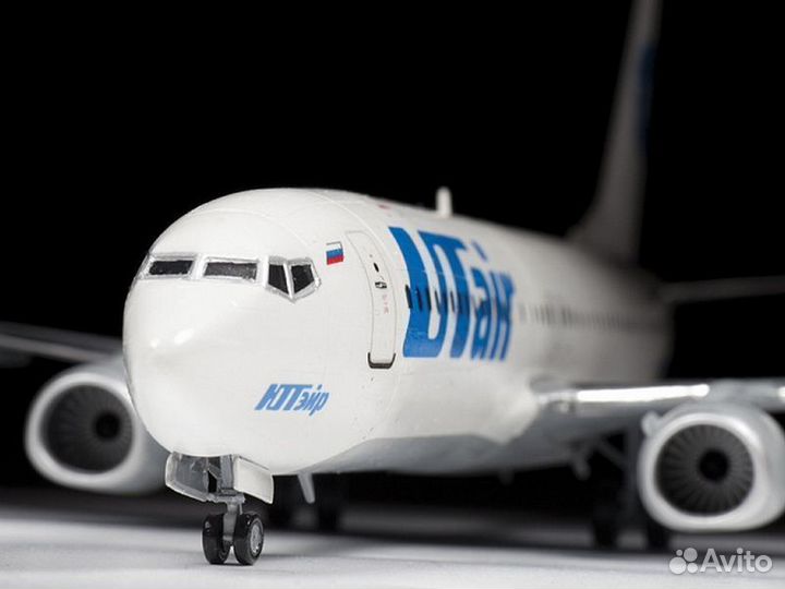 Модель самолета Боинг 737-800