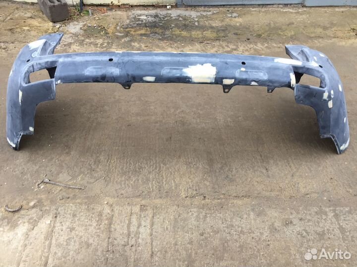 Бампер задний Toyota Land Cruiser 200