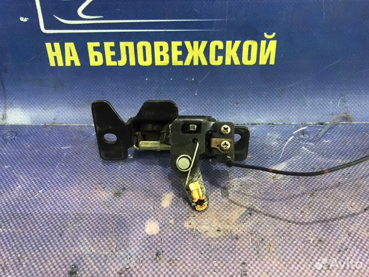 Замок багажника mazda demio DW3W, DW5W B3, B5