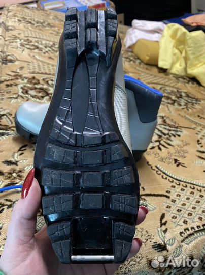 Лыжные ботинки