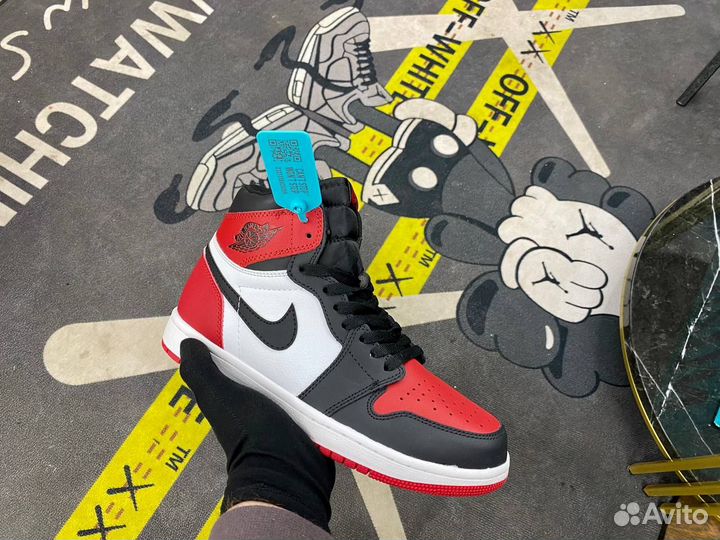 Кроссовки Air Jordan 1 Retro красные Poizon