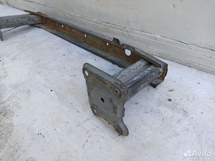 Усилитель заднего бампера