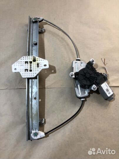 Стеклоподъемник задний левый Kia Rio 3