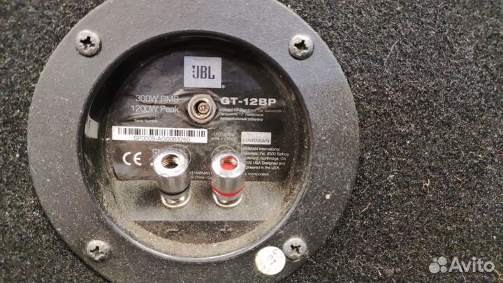 Сабвуфер JBL