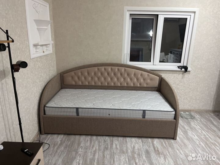 Кровать подростковая