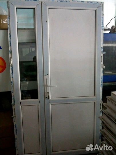 Дверь. дверь в подъезд дверь пвх