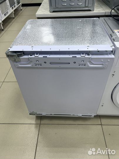 Встраиваемый морозильный шкаф maunfeld