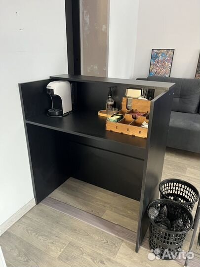 Стойка ресепшн