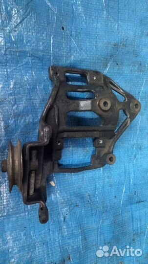 Кронштейн компрессора кондиционера Pajero 6G74