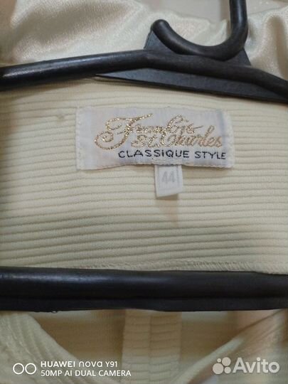 Нарядный костюм женский 44