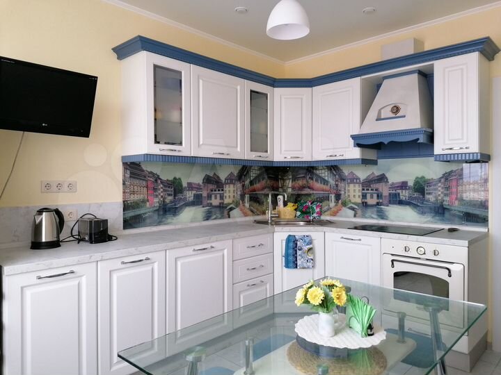 2-к. квартира, 54 м², 4/17 эт.