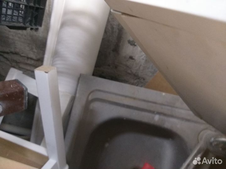 Шкаф навесной кухонный с полкой