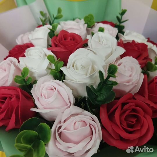 Неувядающие букеты из мыльных роз