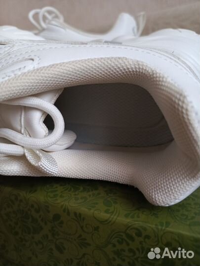 Кроссовки женские 38 размер