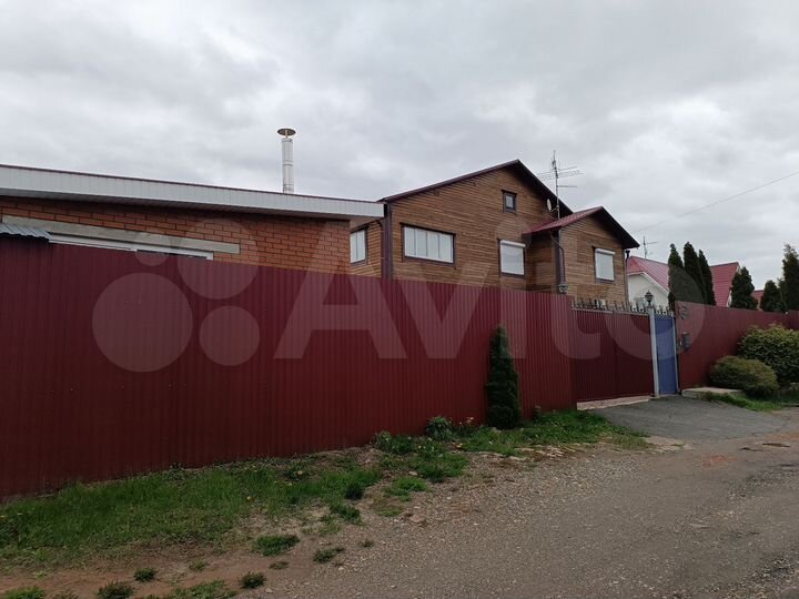 Дом 298 м² на участке 13,9 сот.