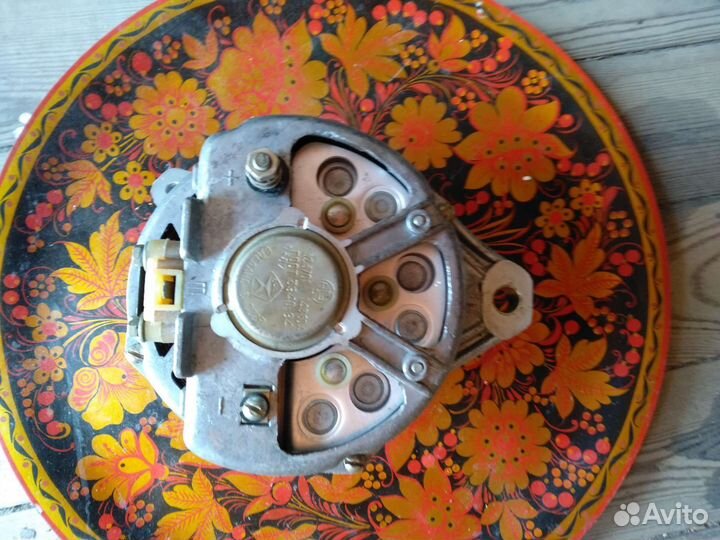 Предлагается новый генератор