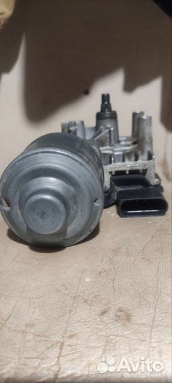 Двигатель стеклоочистителя на Skoda Yeti