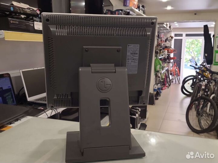 Монитор LG l1710s