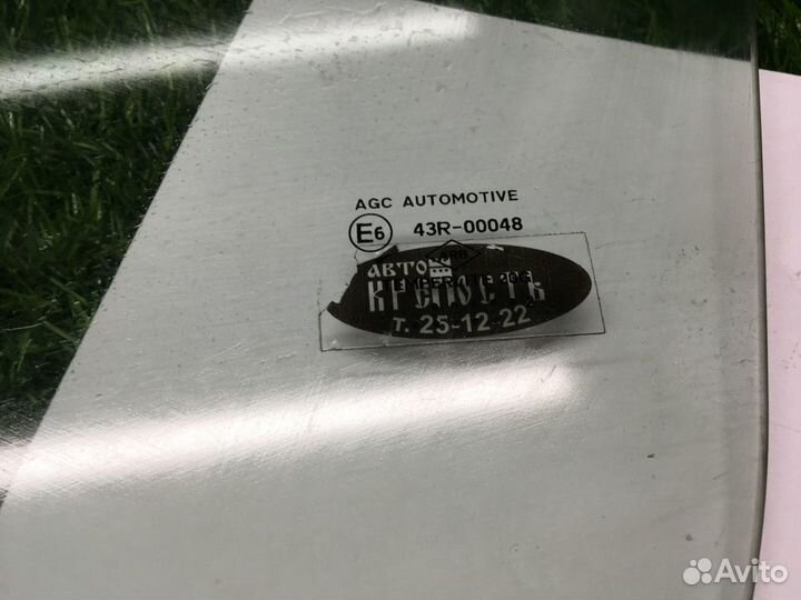 Стекло двери передней левой Renault Sandero