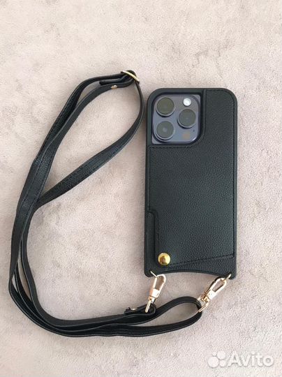 Чехол с ремешком на 14Pro