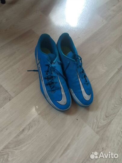 Футбольные бутсы nike phantom 40 размер