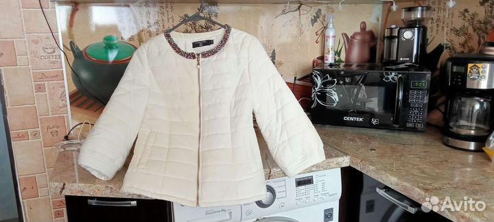 Продам куртку женскую