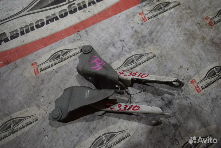 Петля капота c Toyota Celsior UCF31 3UZ-FE