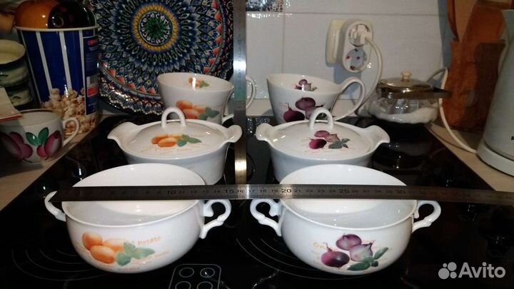 Бульонницы, чайники, сахарницы, блюдца