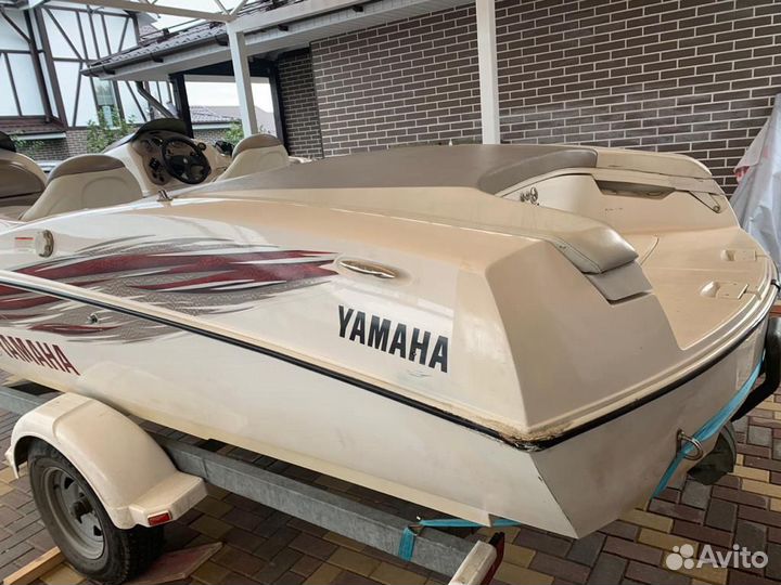 Катер Ямаха LS-2000