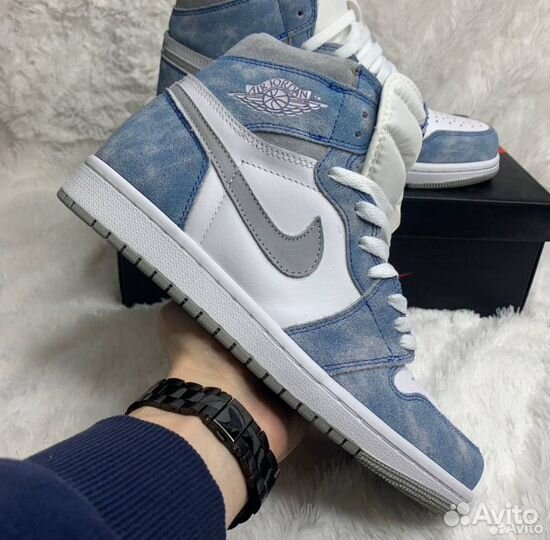 Nike Air Jordan 1 Hyper Royal Оригинал