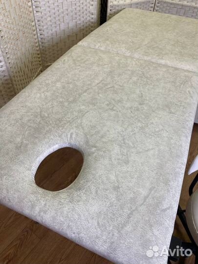 Стол массажный с вырезом и регулировкой высоты